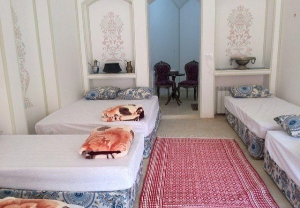 اتاق پنج تخته اقامتگاه سنتی امیرالسلطنه کاشان